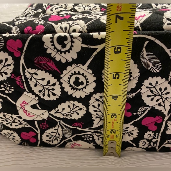 NWOT Disney Vera Bradley “Vera” tote
Retired Pattern - Picture 12 of 12